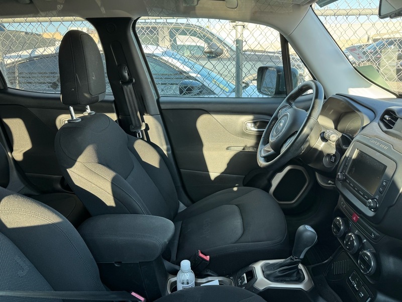 2016 Jeep Renegade Latitude photo 3