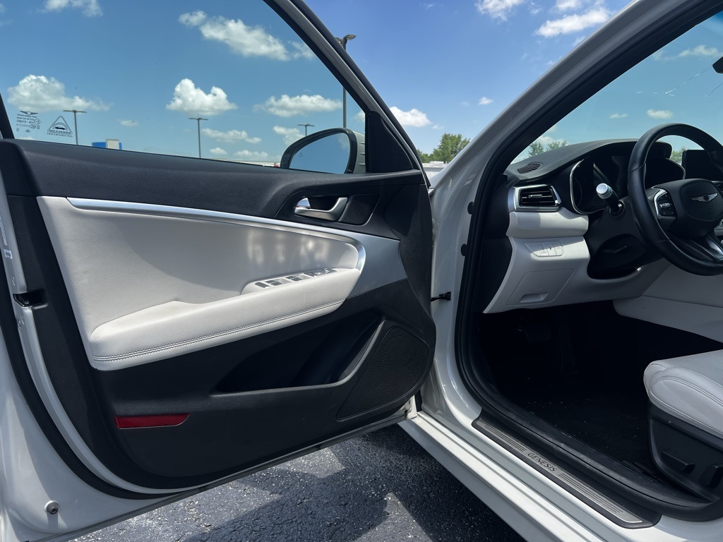 2024 Genesis G70 2.5T photo 7