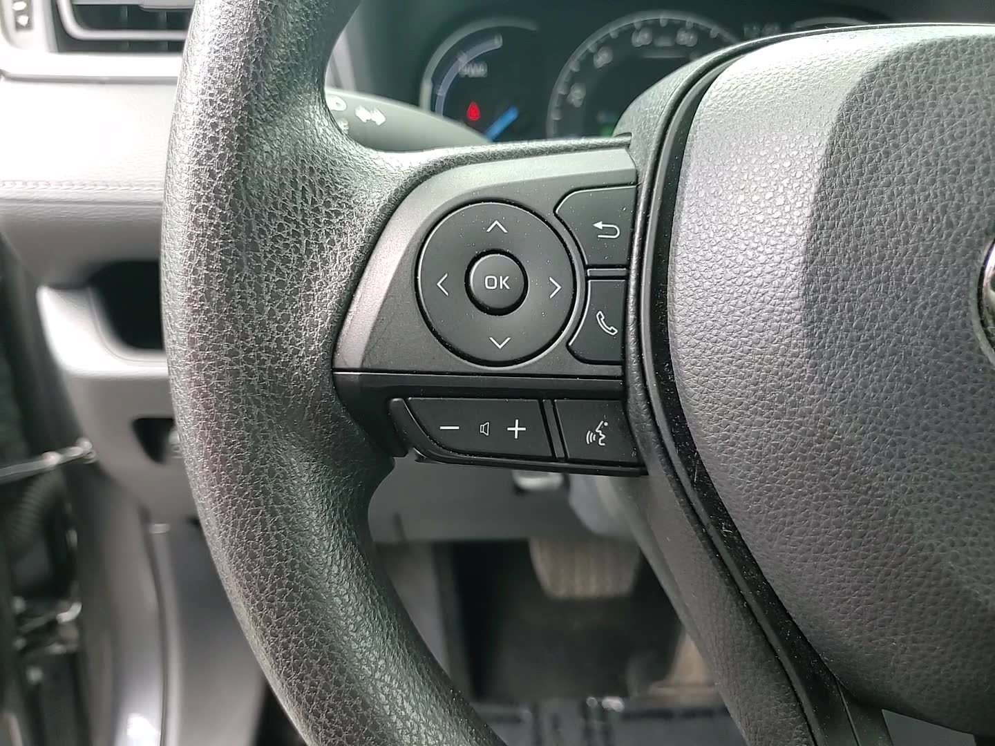 2023 Toyota RAV4 LE photo 14