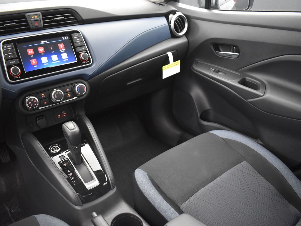 2025 Nissan Versa 1.6 SV photo 31