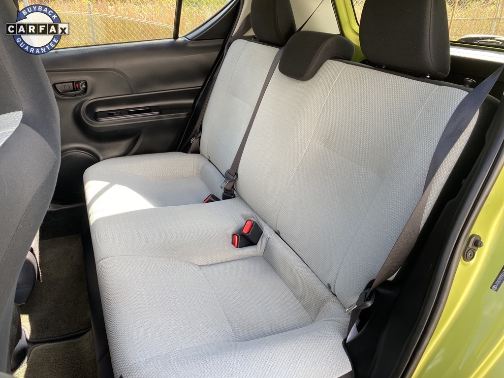 2016 Toyota Prius C One photo 16