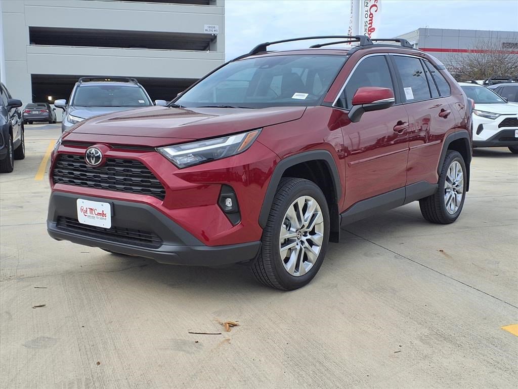 2025 Toyota RAV4 XLE Premium's photo