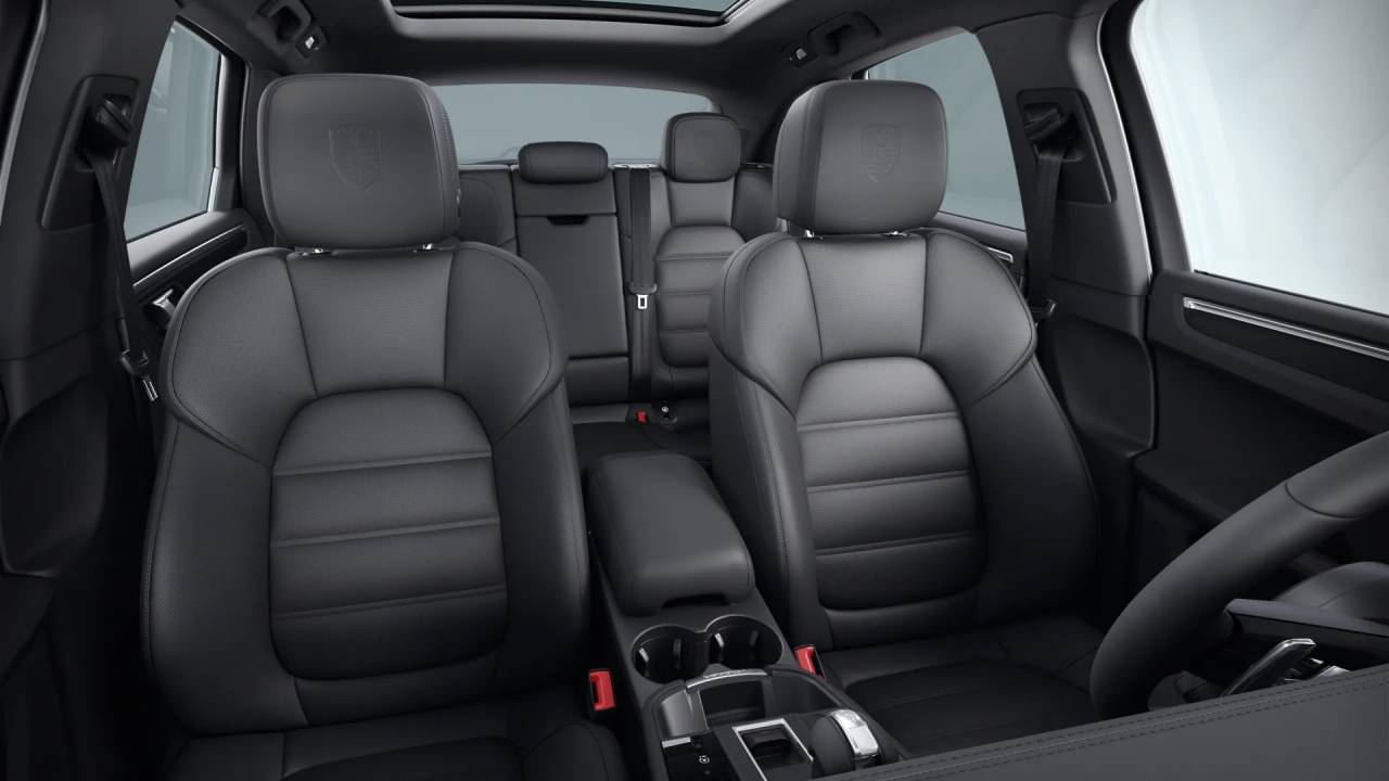 2026 Porsche Macan T photo 10
