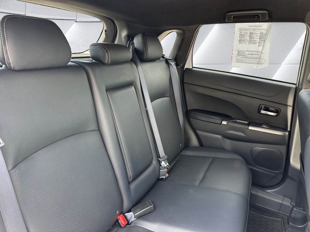 2024 Mitsubishi Outlander Sport SEL photo 16