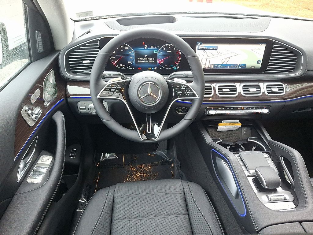 2026 Mercedes Benz GLS 450 4MATIC photo 6