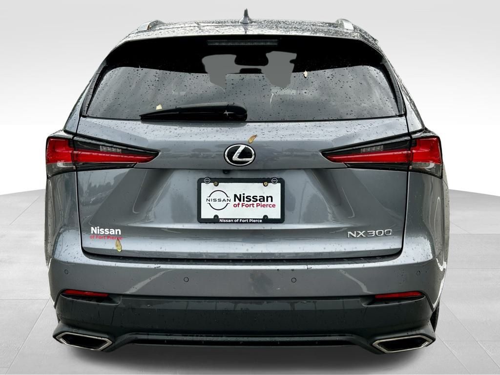 2021 Lexus NX 300 photo 5