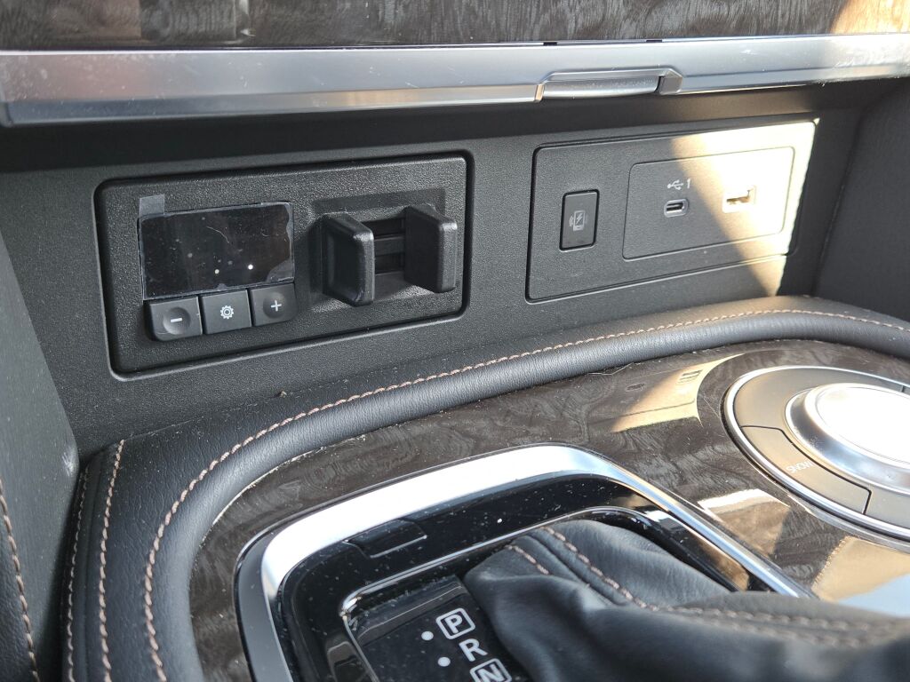 2024 Nissan Armada Platinum photo 26