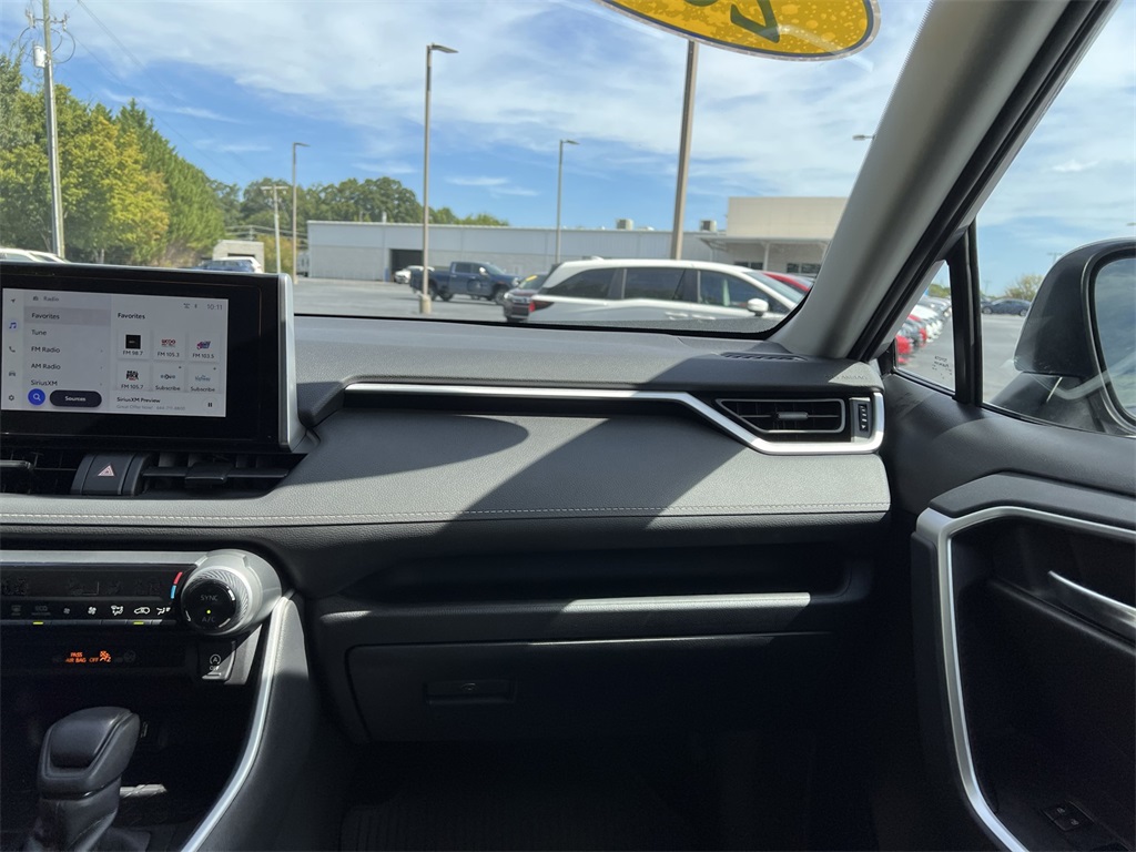 2024 Toyota RAV4 XLE photo 20