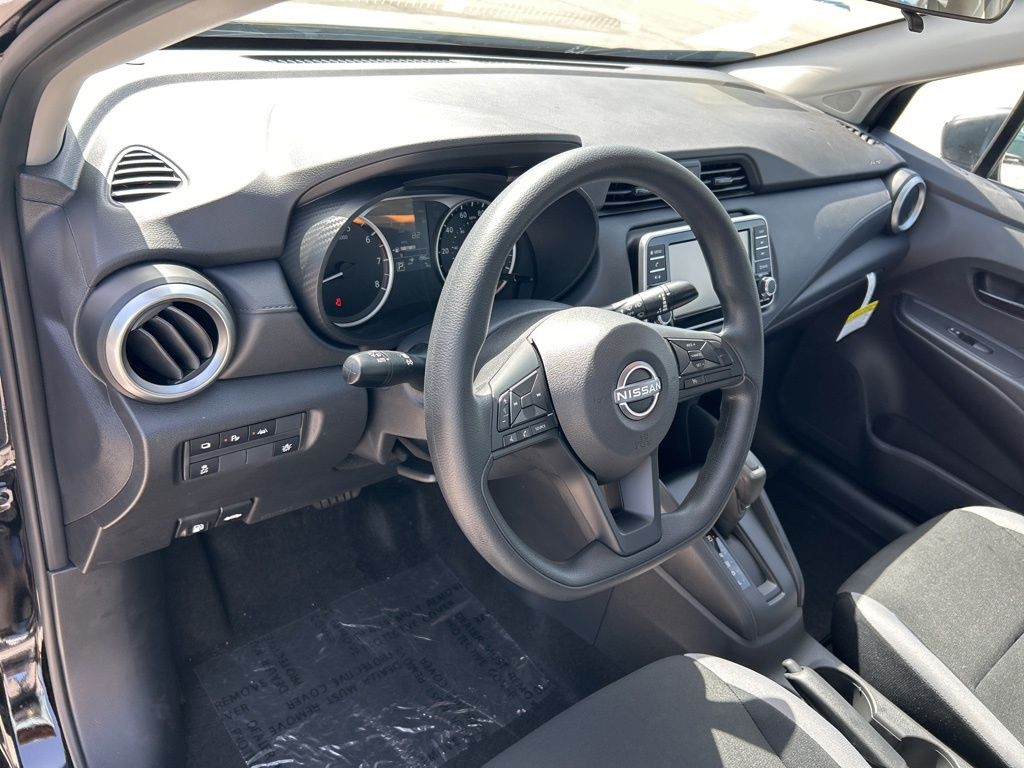 2025 Nissan Versa S photo 14