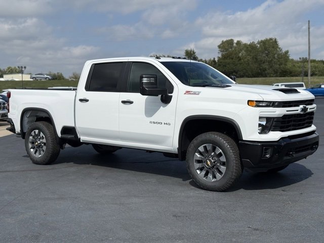2026 Chevrolet Silverado 2500HD Custom's photo