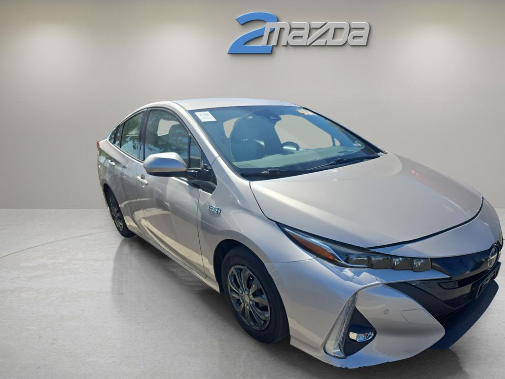 2017 Toyota Prius Prime Three Four photo 5