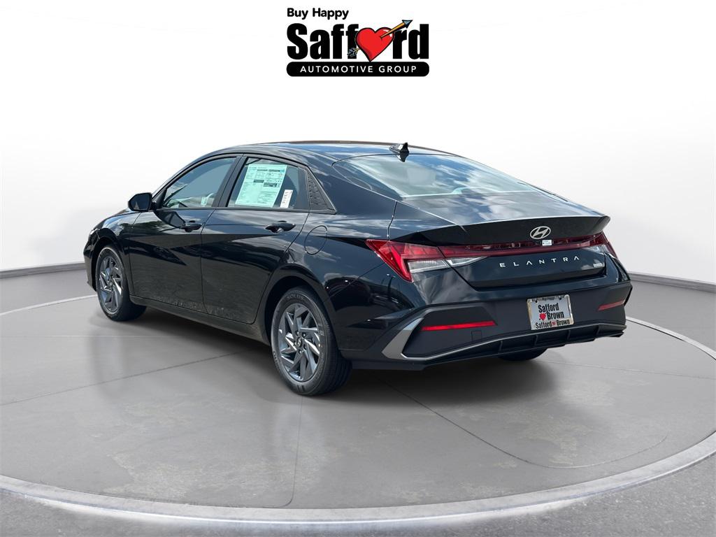 2025 Hyundai Elantra Hybrid Blue photo 4