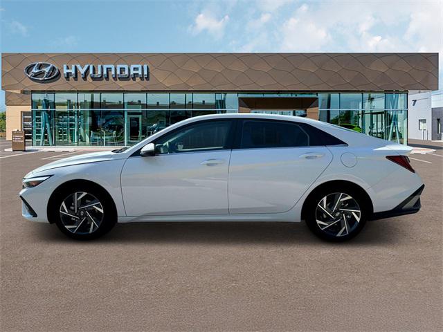 2025 Hyundai Elantra Hybrid Limited photo 3
