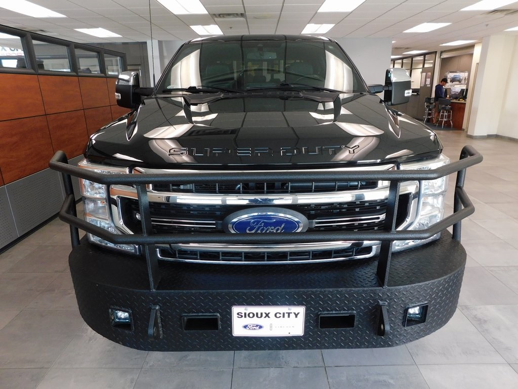 2022 Ford F-250 Lariat photo 2