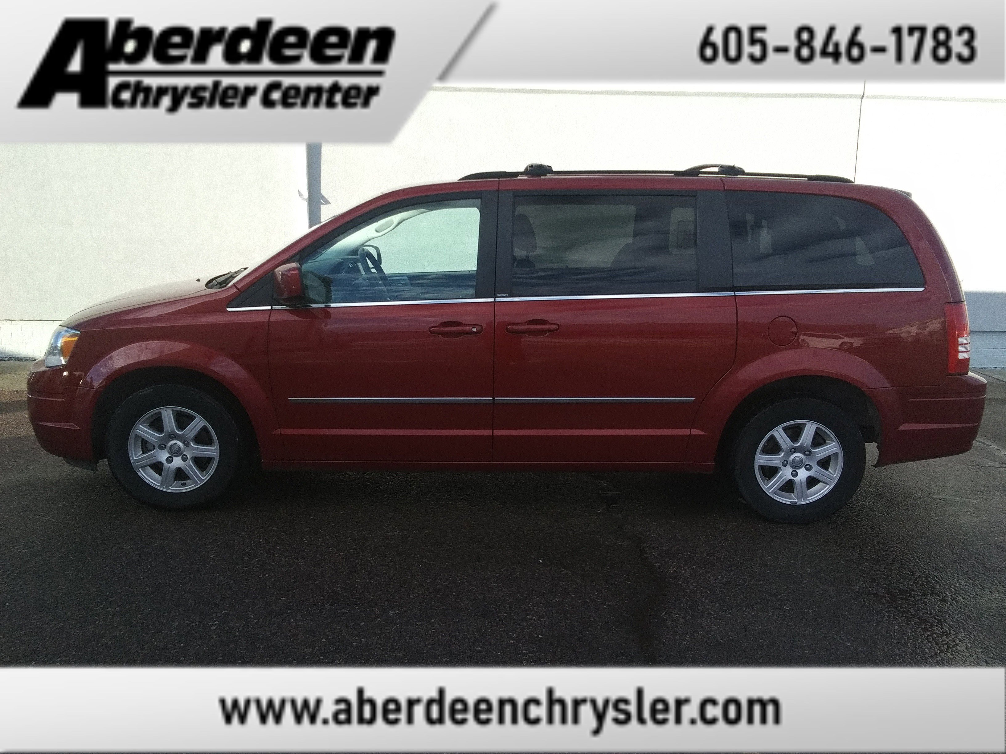 2010 Chrysler Town & Country Touring's photo