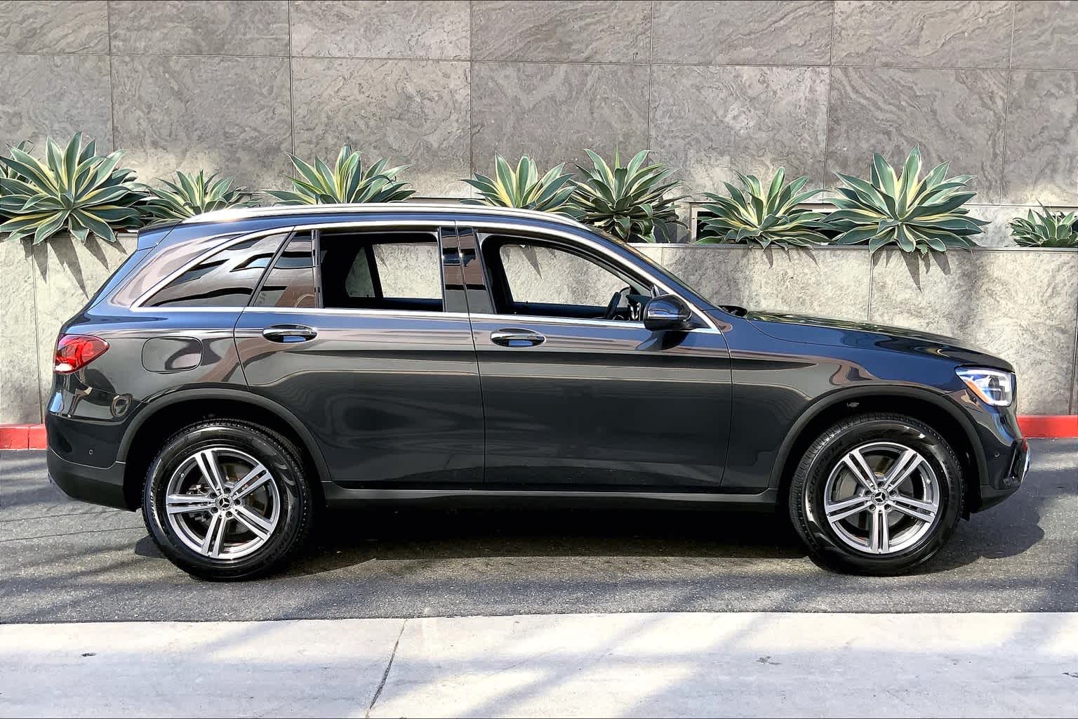 2022 Mercedes Benz GLC 300 photo 33