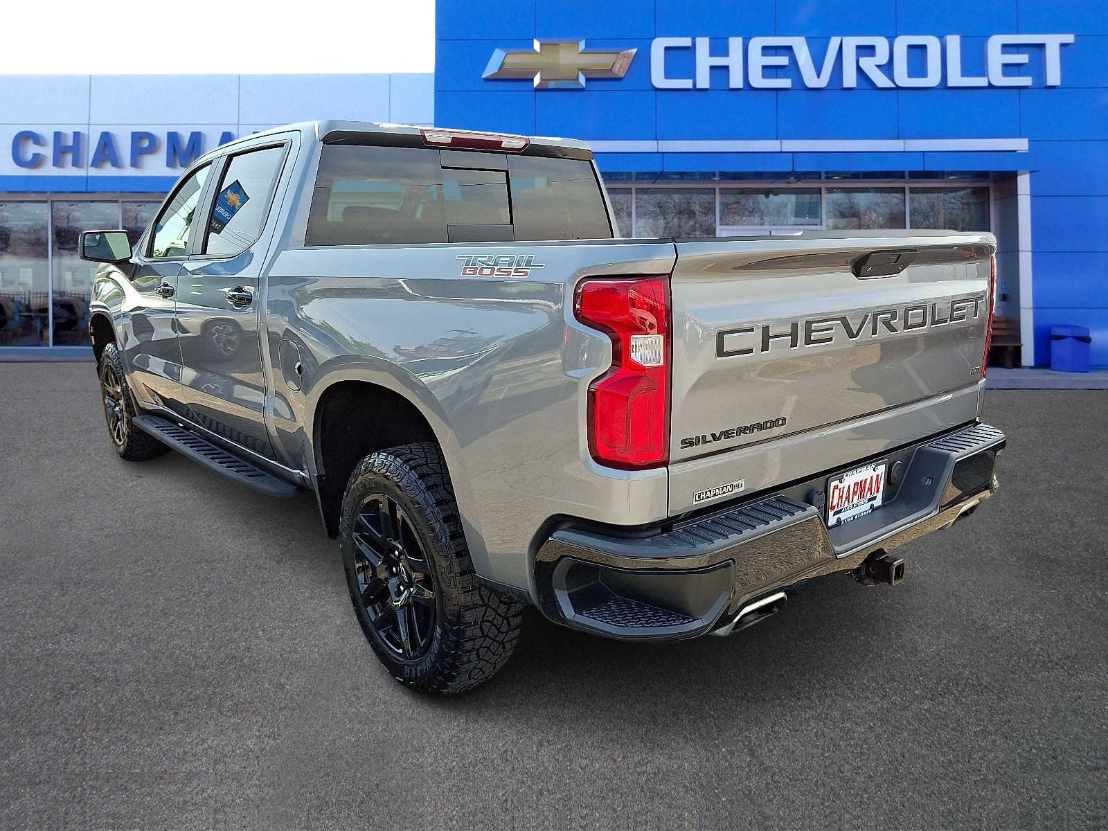 2021 Chevrolet Silverado Trail Boss LT photo 2