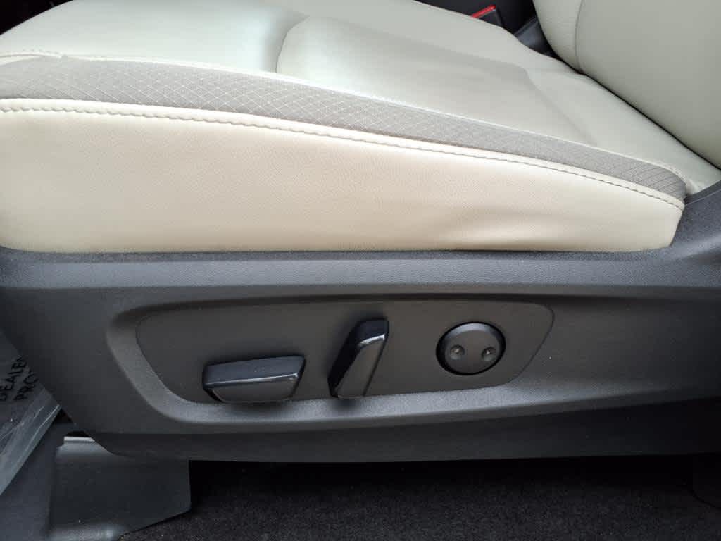 2023 Nissan Pathfinder SL photo 13