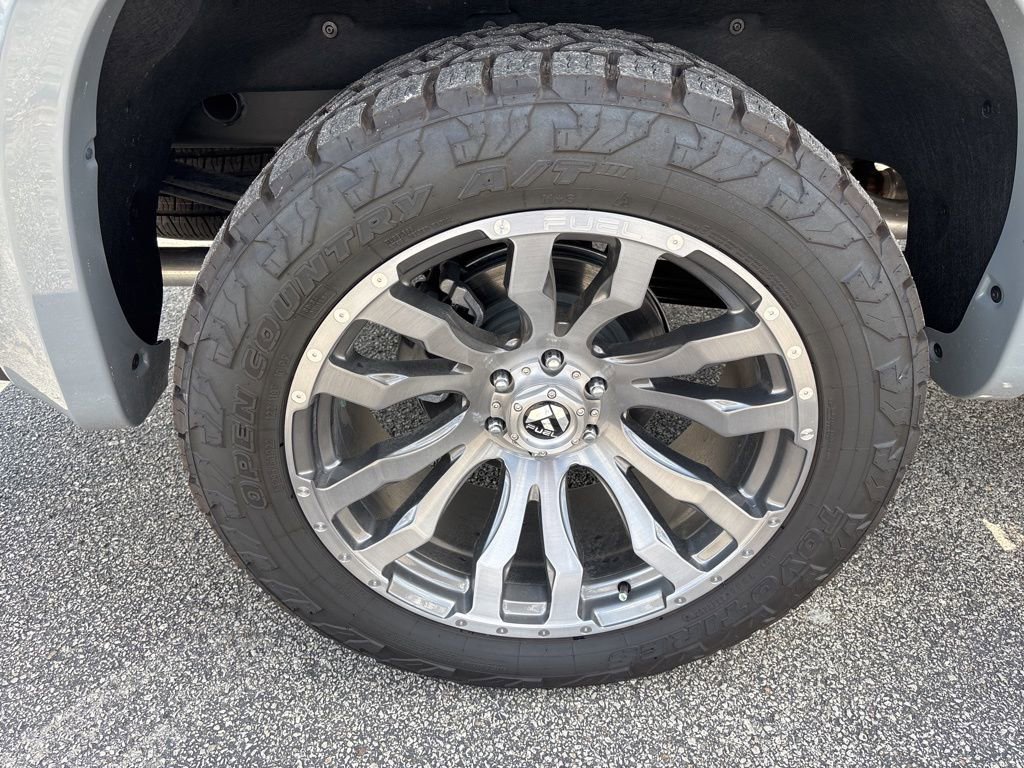 2025 Chevrolet Silverado 1500 RST photo 11