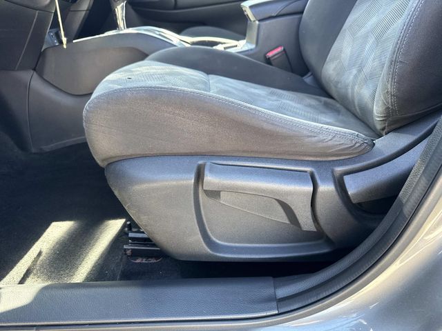 2016 Nissan Rogue S photo 18