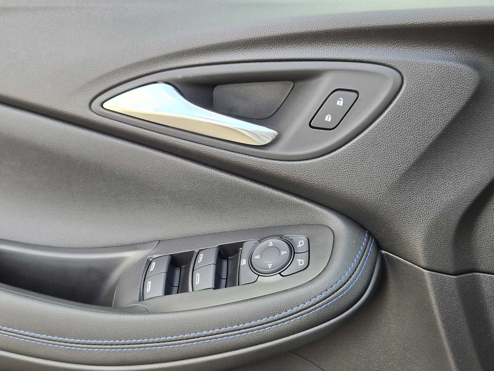 2026 Buick Encore Sport Touring photo 15