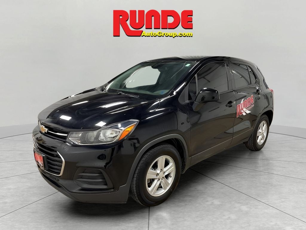 2020 Chevrolet Trax LS's photo