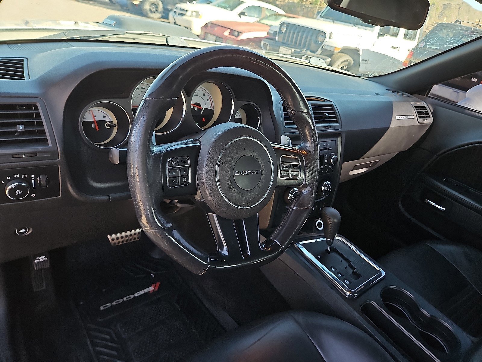 2014 Dodge Challenger R/T photo 12