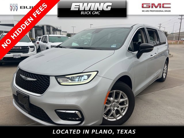 2024 Chrysler Pacifica Touring L's photo