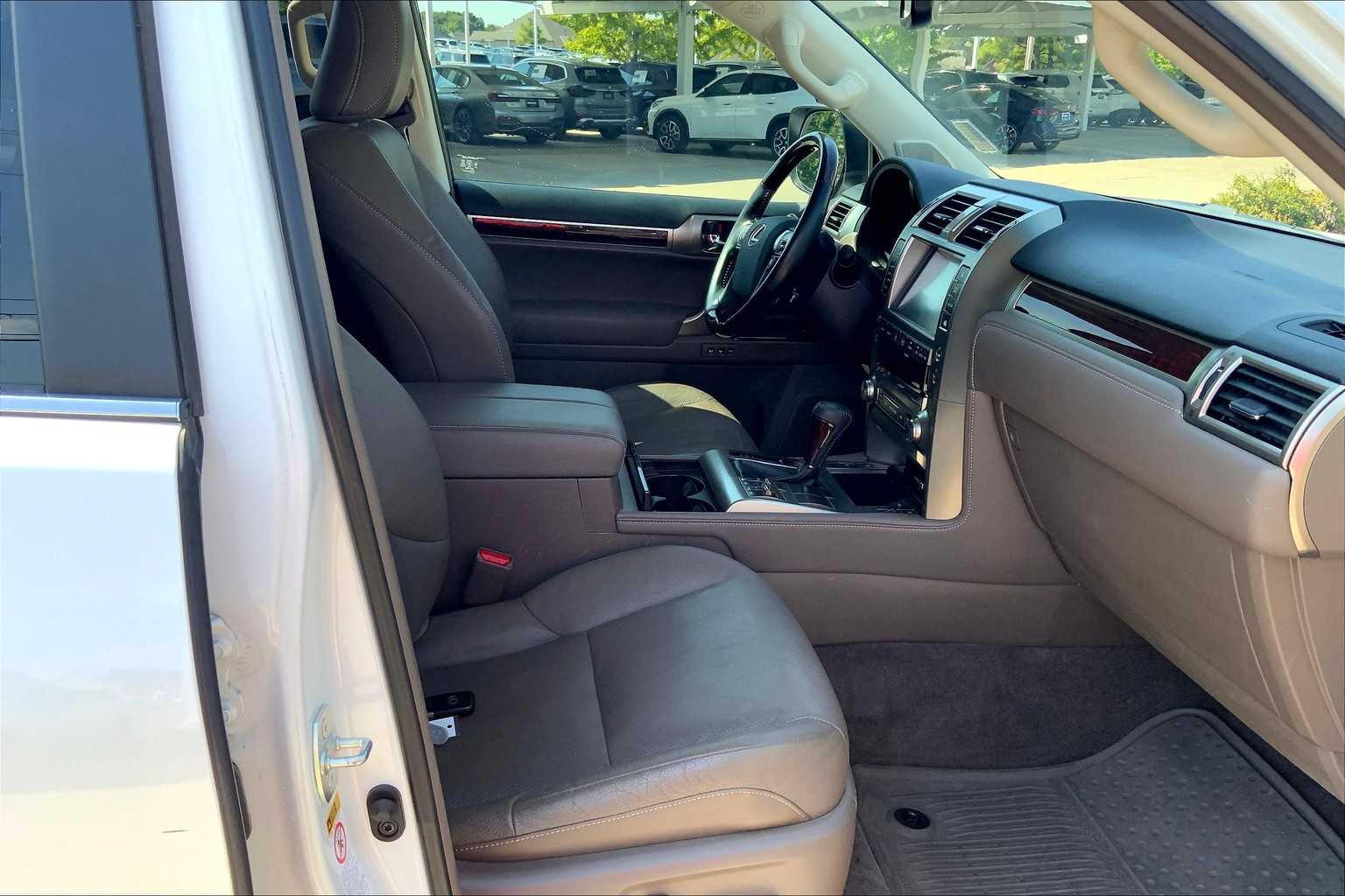 2018 Lexus GX 460 Premium photo 8
