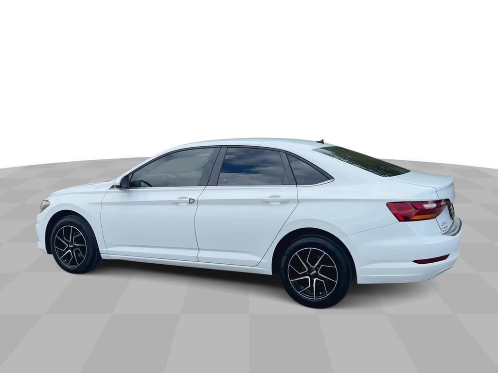 2019 Volkswagen Jetta R-Line photo 3
