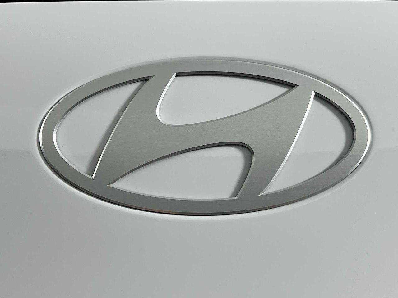 2026 Hyundai Kona SEL photo 6
