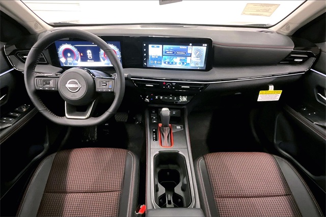 2025 Nissan Kicks SR photo 5