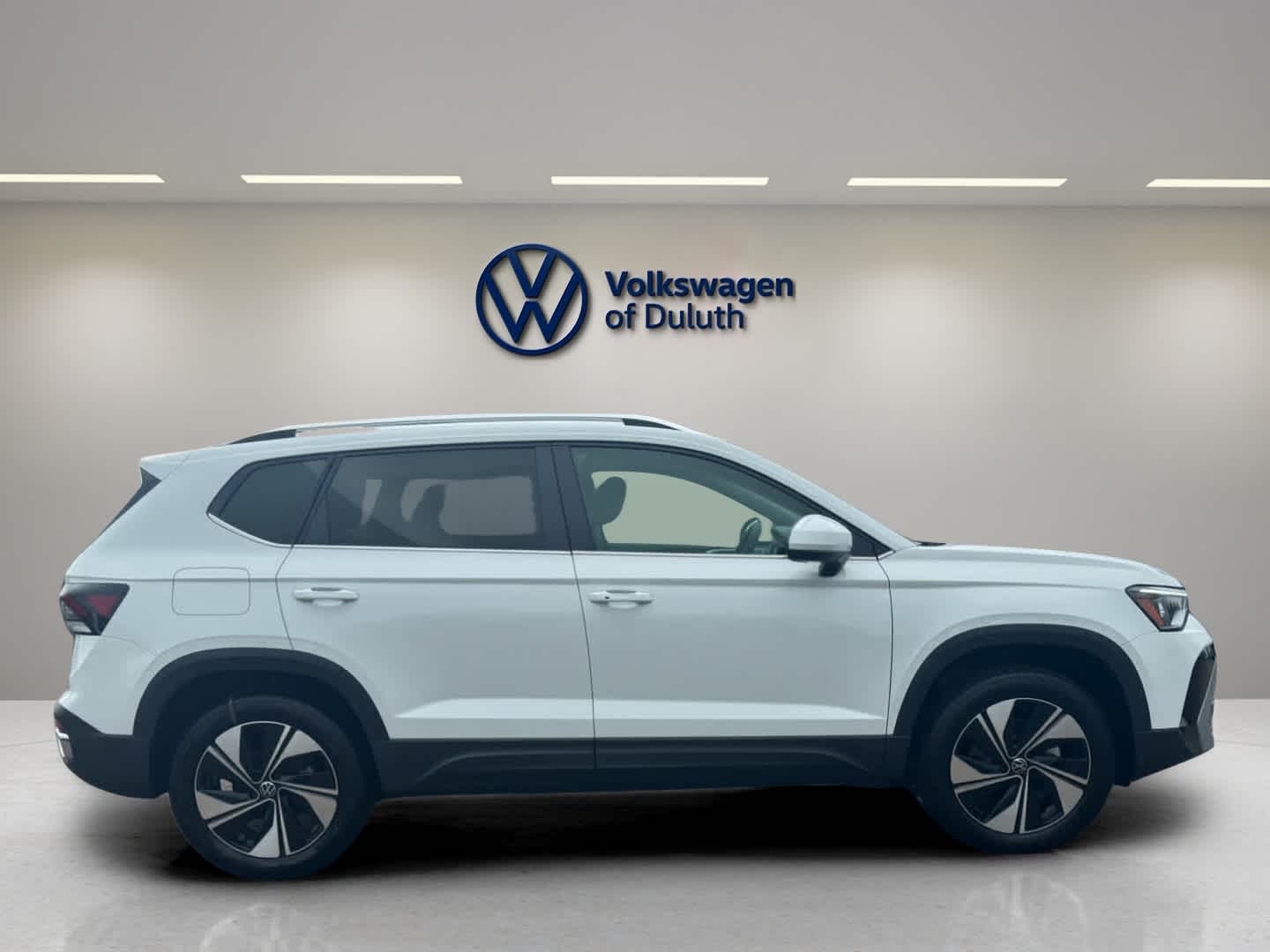 2025 Volkswagen Taos SE photo 5