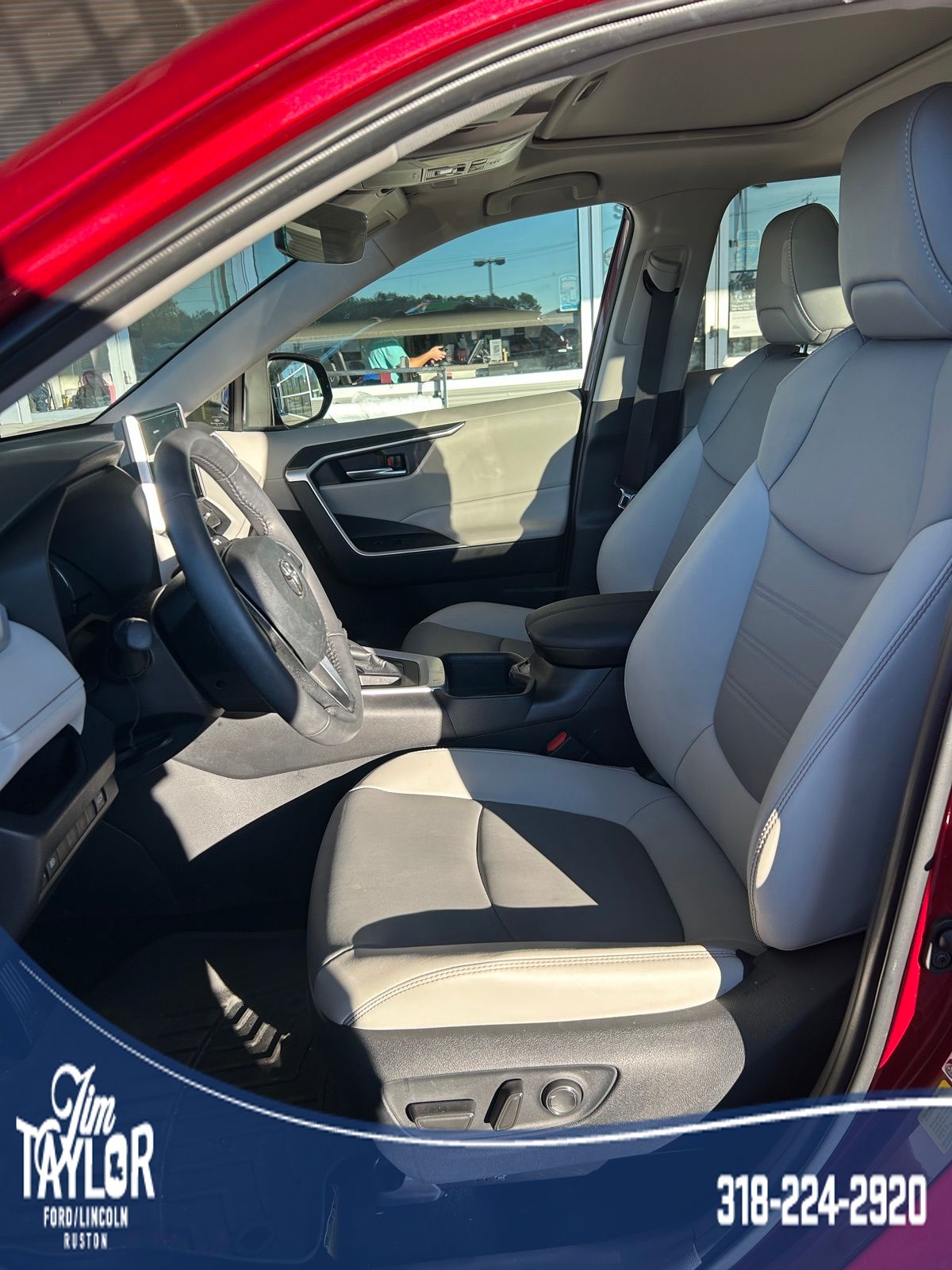 2024 Toyota RAV4 XLE Premium photo 2