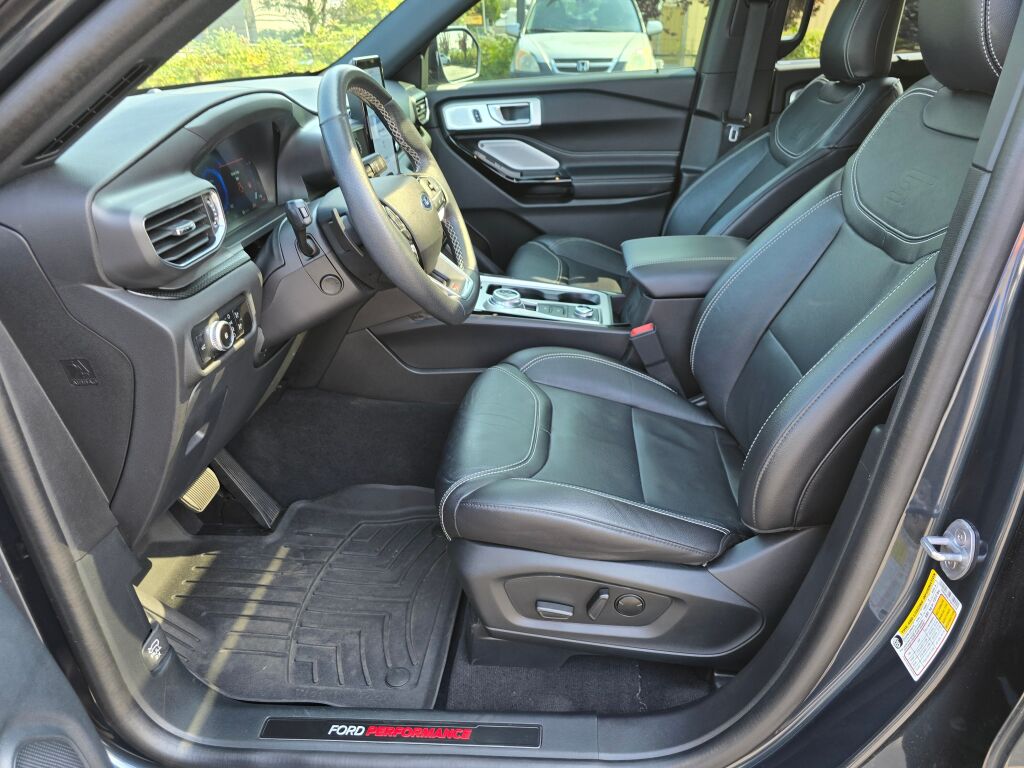 2023 Ford Explorer ST photo 19