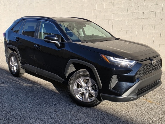 2022 Toyota RAV4 XLE photo 6