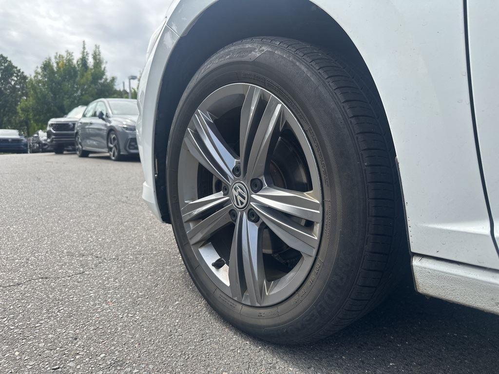 2019 Volkswagen Jetta R-Line photo 22