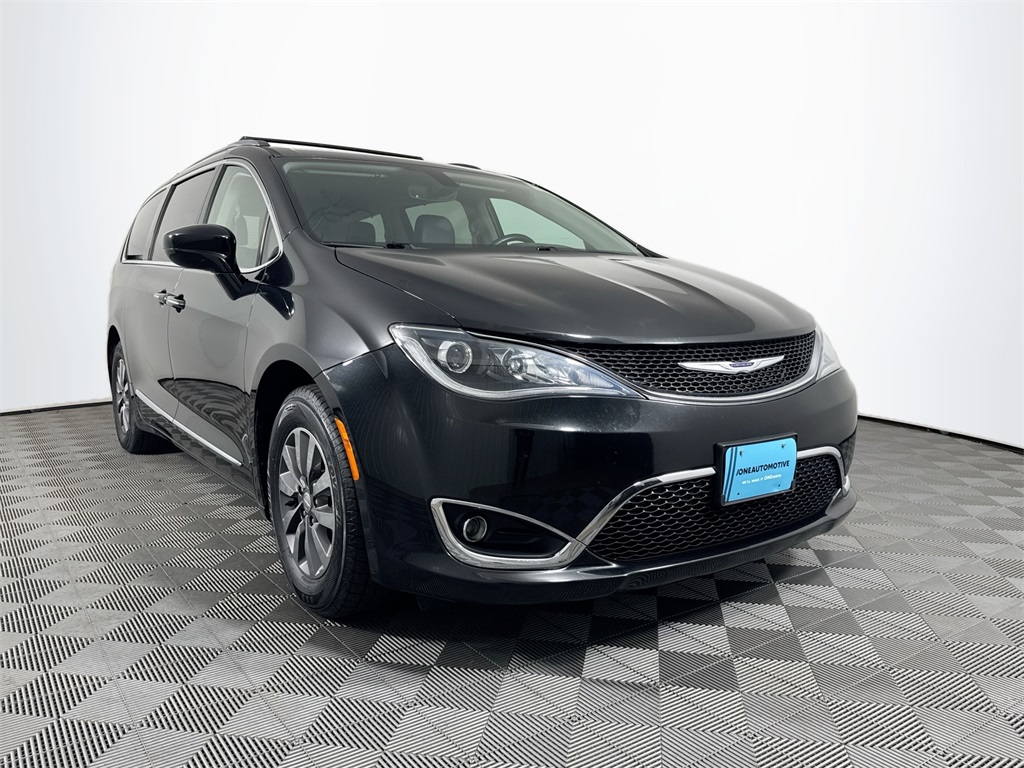 2019 Chrysler Pacifica Touring Plus photo 4