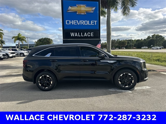 2025 Kia Sorento S photo 4