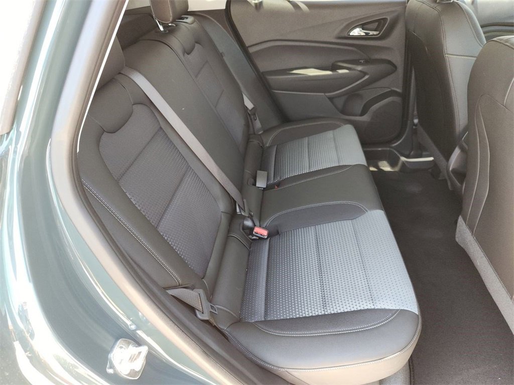 2025 Chevrolet Trax LT photo 21