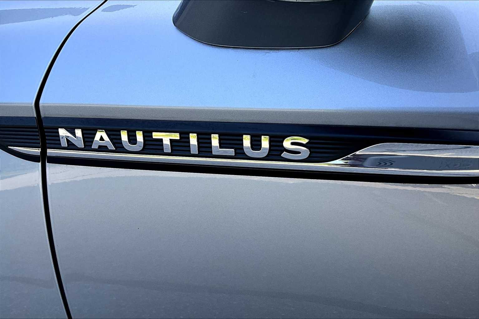 2022 Lincoln Nautilus Reserve photo 8