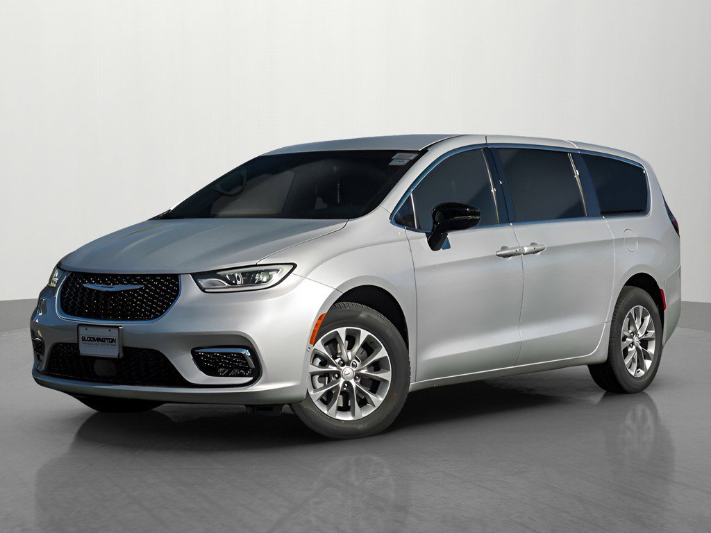 2026 Chrysler Pacifica Select's photo