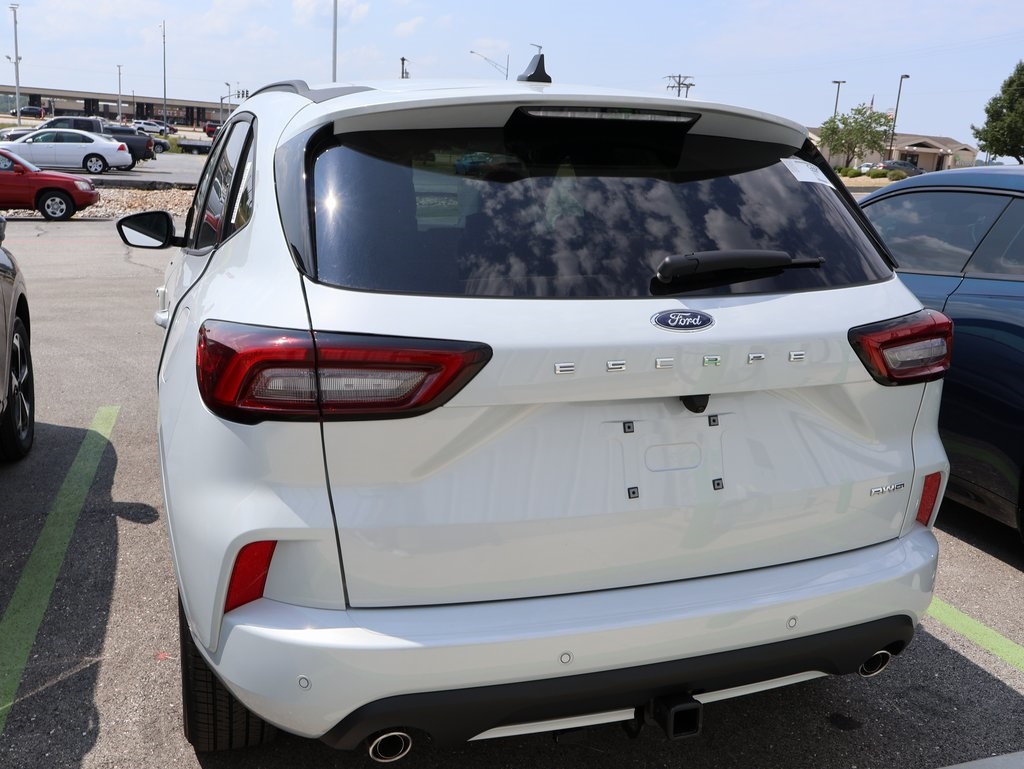 2025 Ford Escape ST-Line Elite photo 4