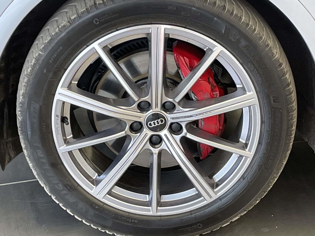 2023 Audi SQ5 Prestige photo 11