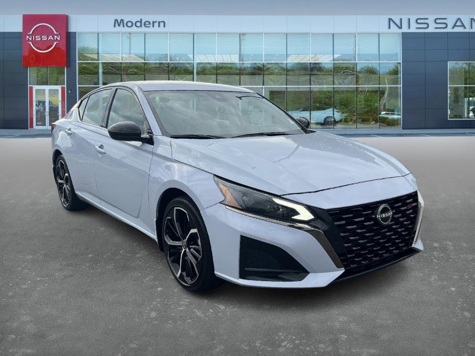 2024 Nissan Altima 2.5 SR photo 3