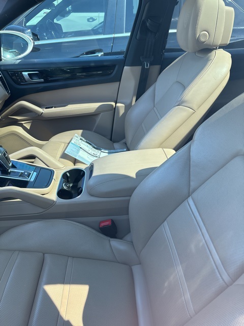 2021 Porsche Cayenne Coupe Base photo 4