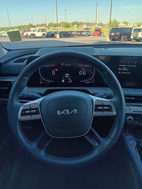 2024 Kia Telluride EX photo 13