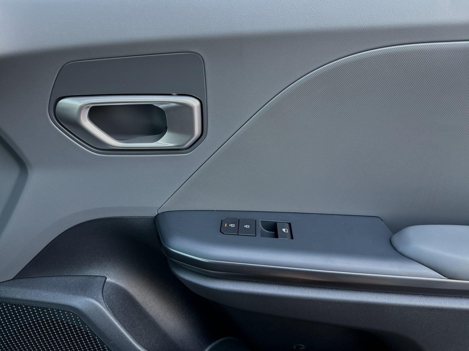 2025 Kia K4 LXS photo 16
