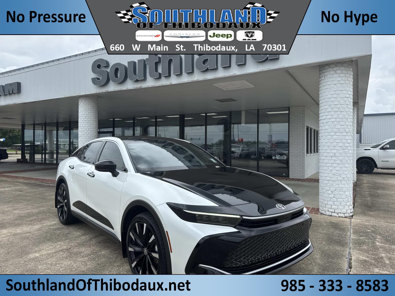 2025 Toyota Crown Platinum's photo