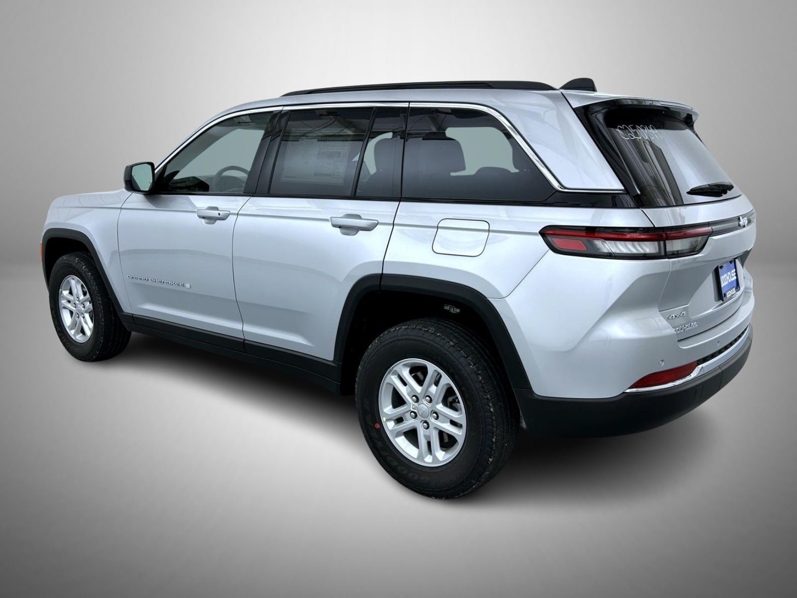 2025 Jeep Grand Cherokee Laredo Altitude photo 4